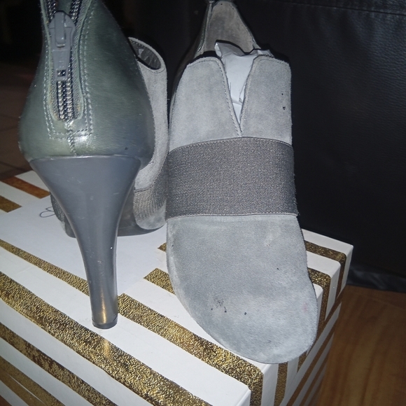 - GIANNI BINI GREY SUEDE HEELED BOOTIE SIZE 7.5 - Picture 11 of 14